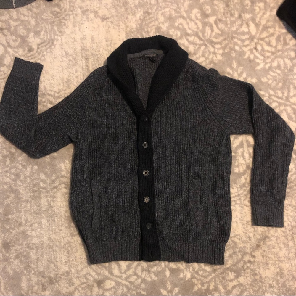 📦 Banana Republic Sweater